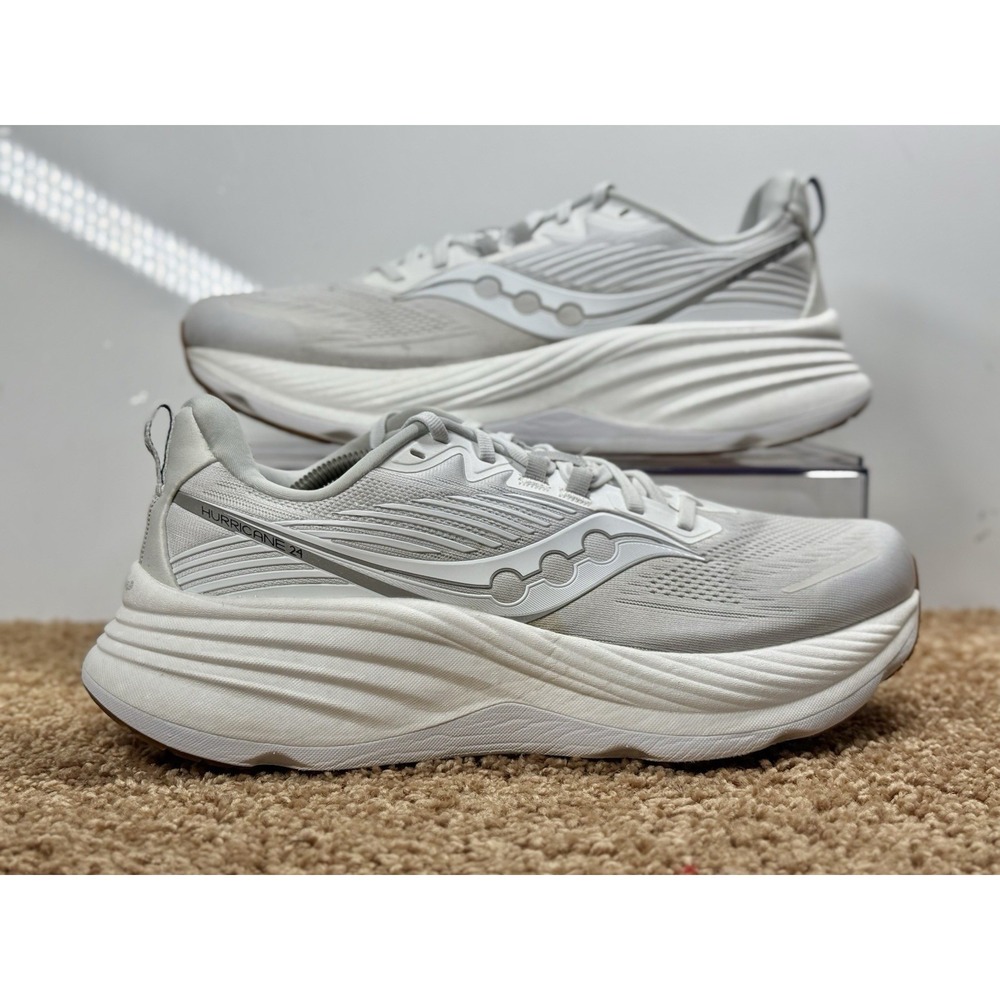 Saucony Hurricane 24 Men's Size 10.5 Running Shoes White/Gray Low Top Athletic